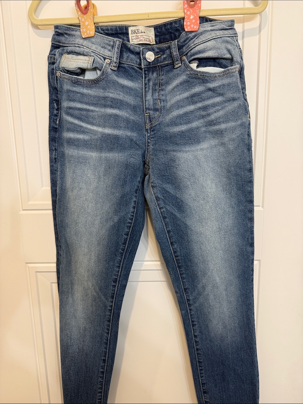 BKE Women's Faded Blue Skinny Jeans